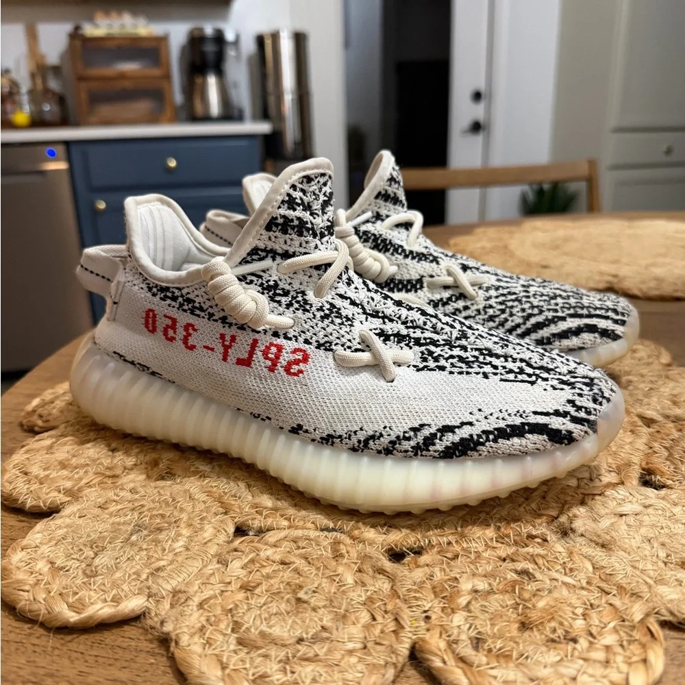 Yeezy 350 zebra